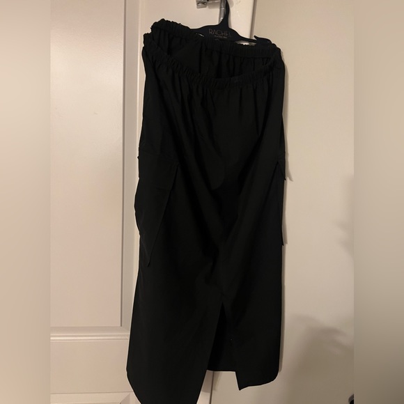 Pull&Bear parachute cargo midaxi skirt in black with toggle detail - Picture 6 of 7
